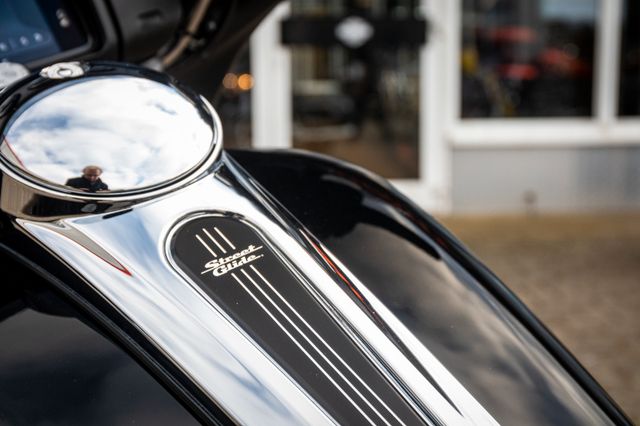 Fahrzeugabbildung Harley-Davidson STREET GLIDE SPECIAL FLHXS