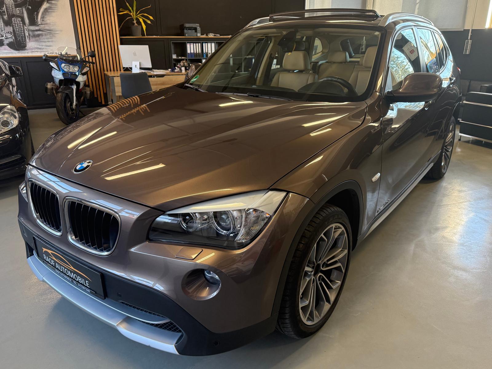 BMW X1 20d xDrive BI-XENON PANO CAM NAVI SHZ