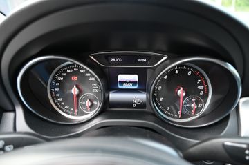Mercedes GLA 180 - 11