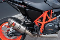 KTM Duke 690 R + A2 / 35 kW  + Akra + IXS Taschen