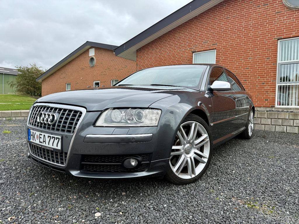 Audi S8