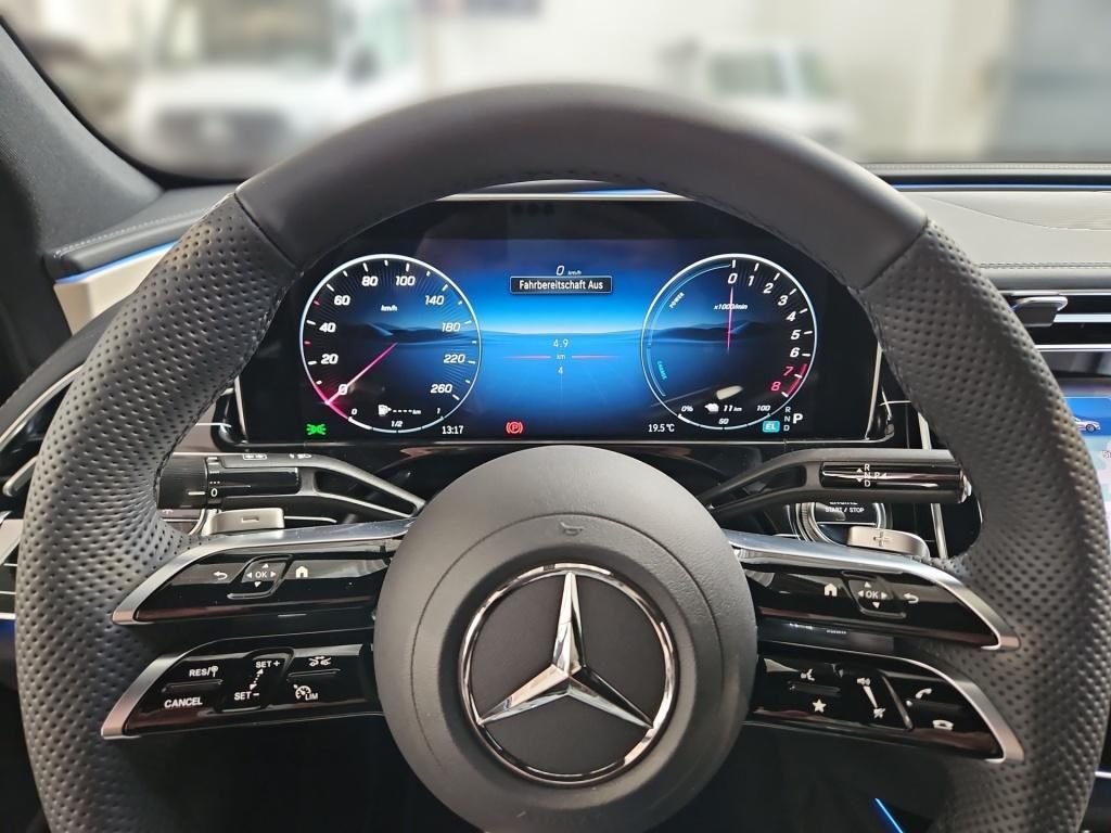 Fahrzeugabbildung Mercedes-Benz E 300 e 4M Limousine +AMG+NIGHT+AHK+WINTER+4D-SO