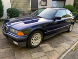 BMW 320i Coupe - Standort Wuppertal - BMW 320 aus 1995: Coupe