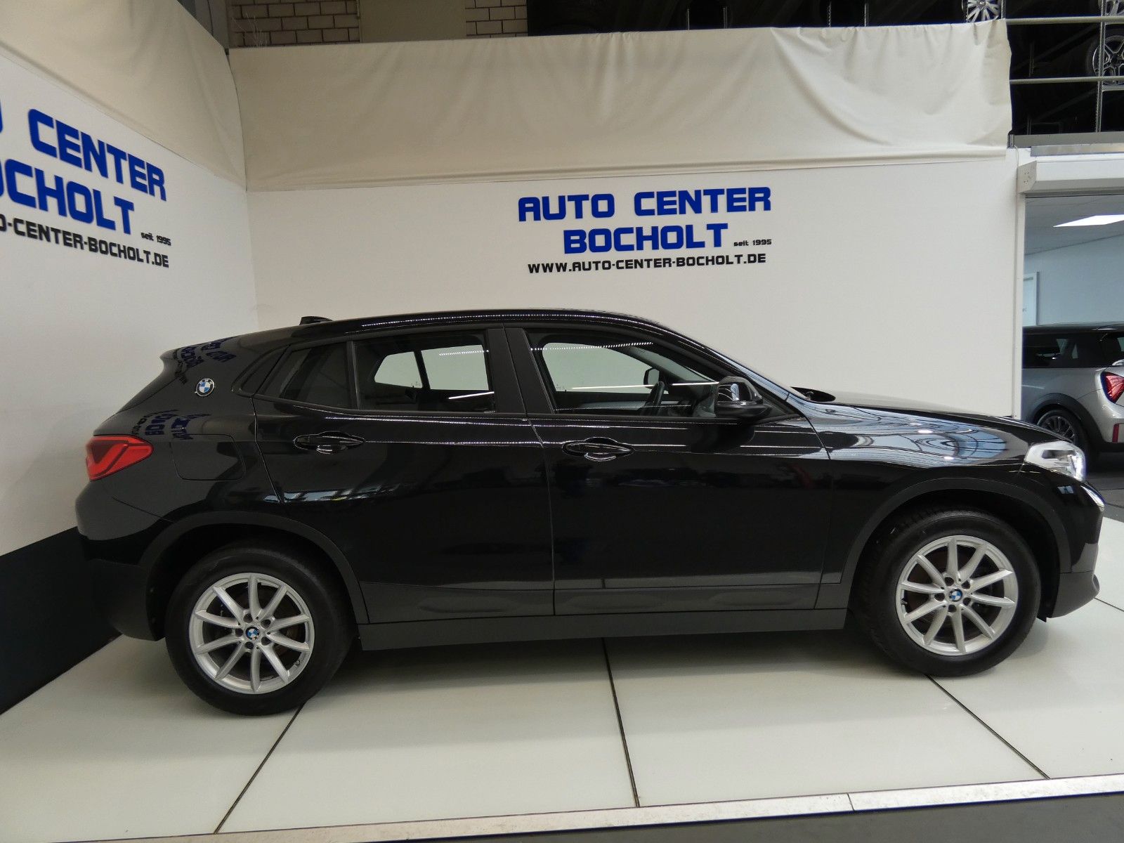 BMW X2 sDrive 18 i Advantage*Navi*HUD*Parktronic foto 7
