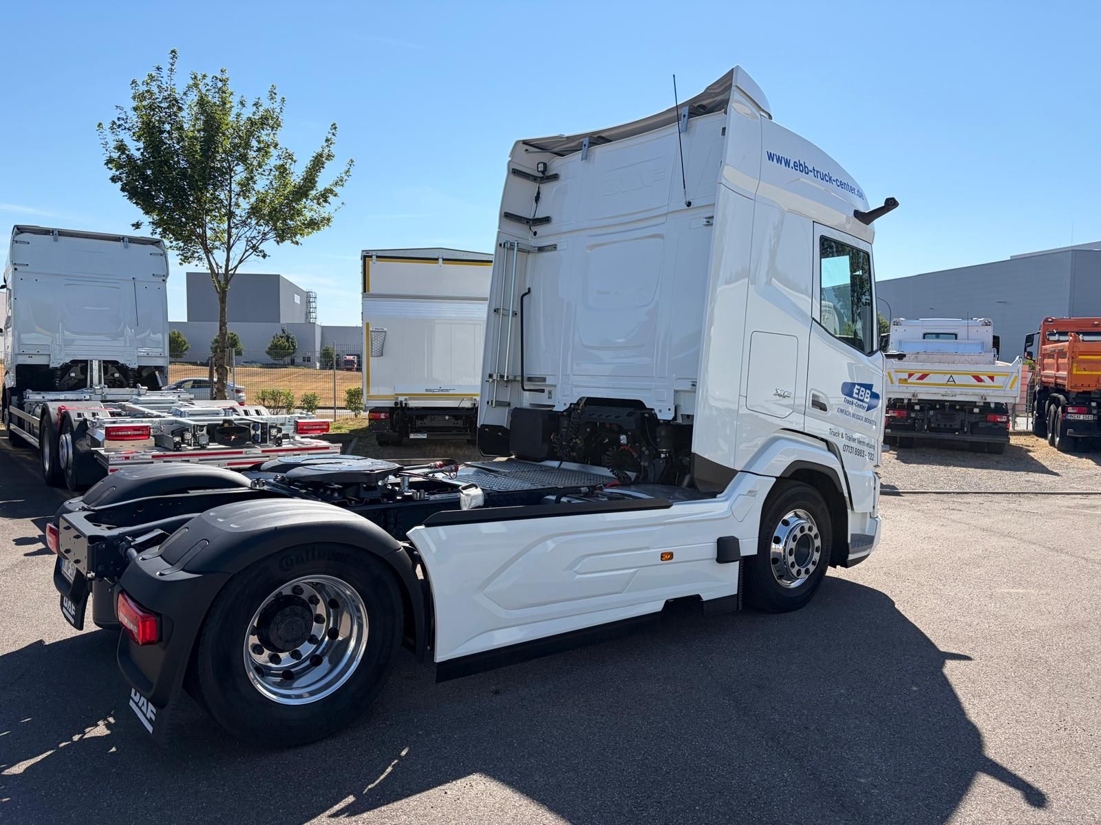 Fahrzeugabbildung DAF XF480 FT ADR Klasse 3 inkl. Kipp-u. Schubbodenh.