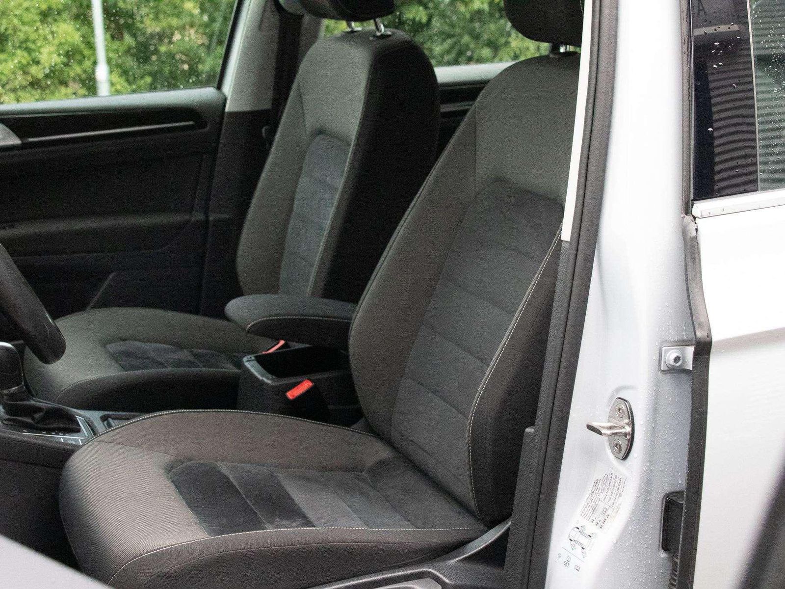 Fahrzeugabbildung Volkswagen Golf Sportsvan Highline 1.4 TSI DSG Navi RFK