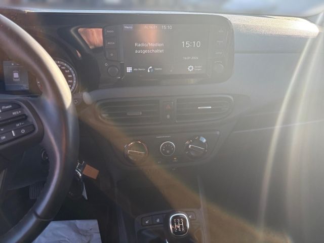 Fahrzeugabbildung Hyundai i10 Edition 30 +CARPLAY+SHZ+TEMPOMAT+RADIO+UVM+