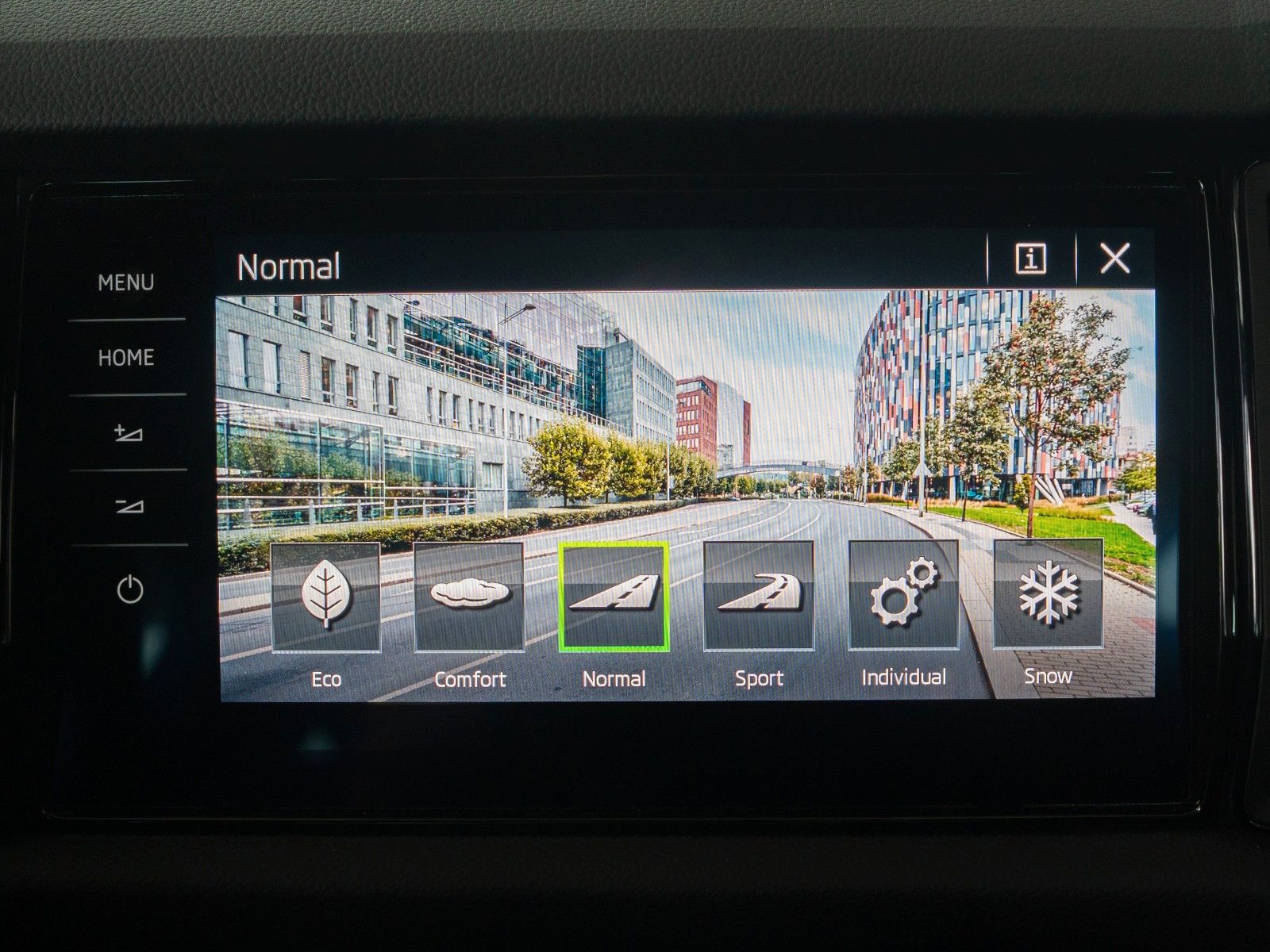 Fahrzeugabbildung SKODA Kodiaq RS 4x4 AUTOM./AHK/STANDHZG./SITZHZG./DAB