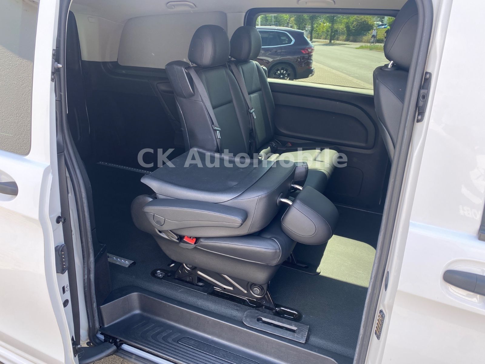 Fahrzeugabbildung Mercedes-Benz Vito Mixto 119 lang Autom./5 Sitze/Navi/LED/Kam