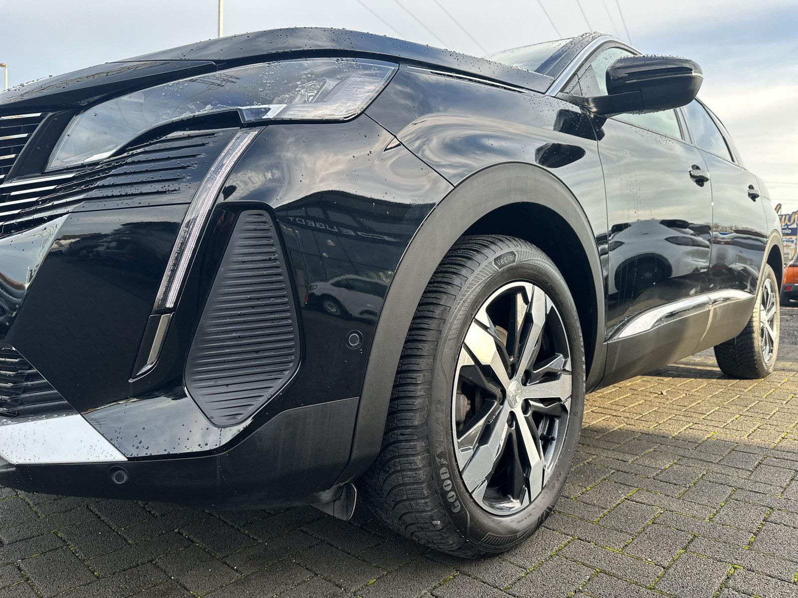 Peugeot 5008 Allure Pack 130 EAT *Anhängerkupplung*