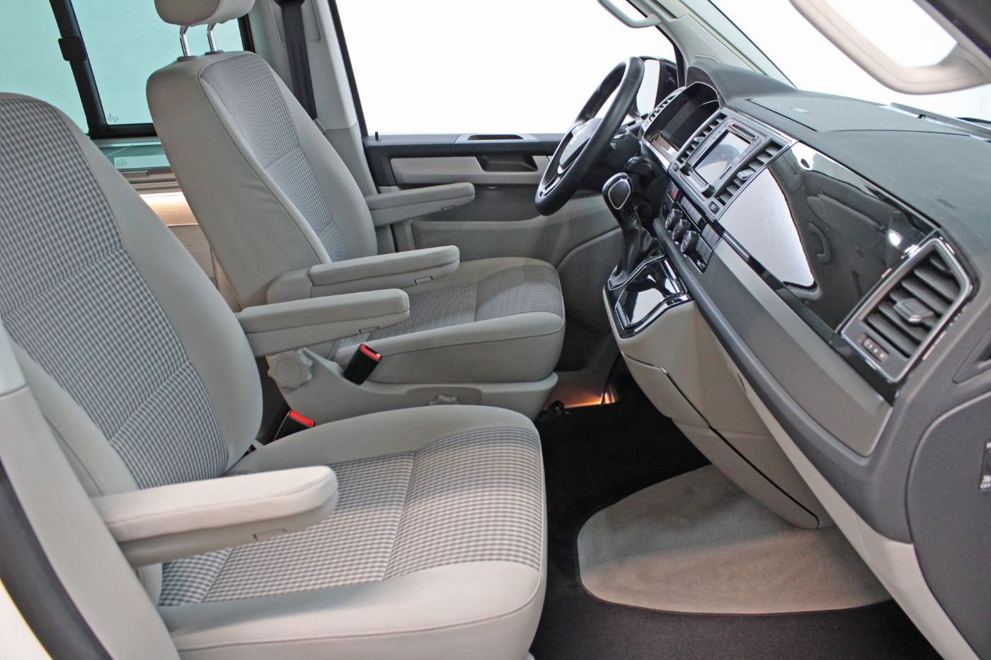 Volkswagen T6 2.0 TDI California Coast Edition AHK RCam ACC foto 14