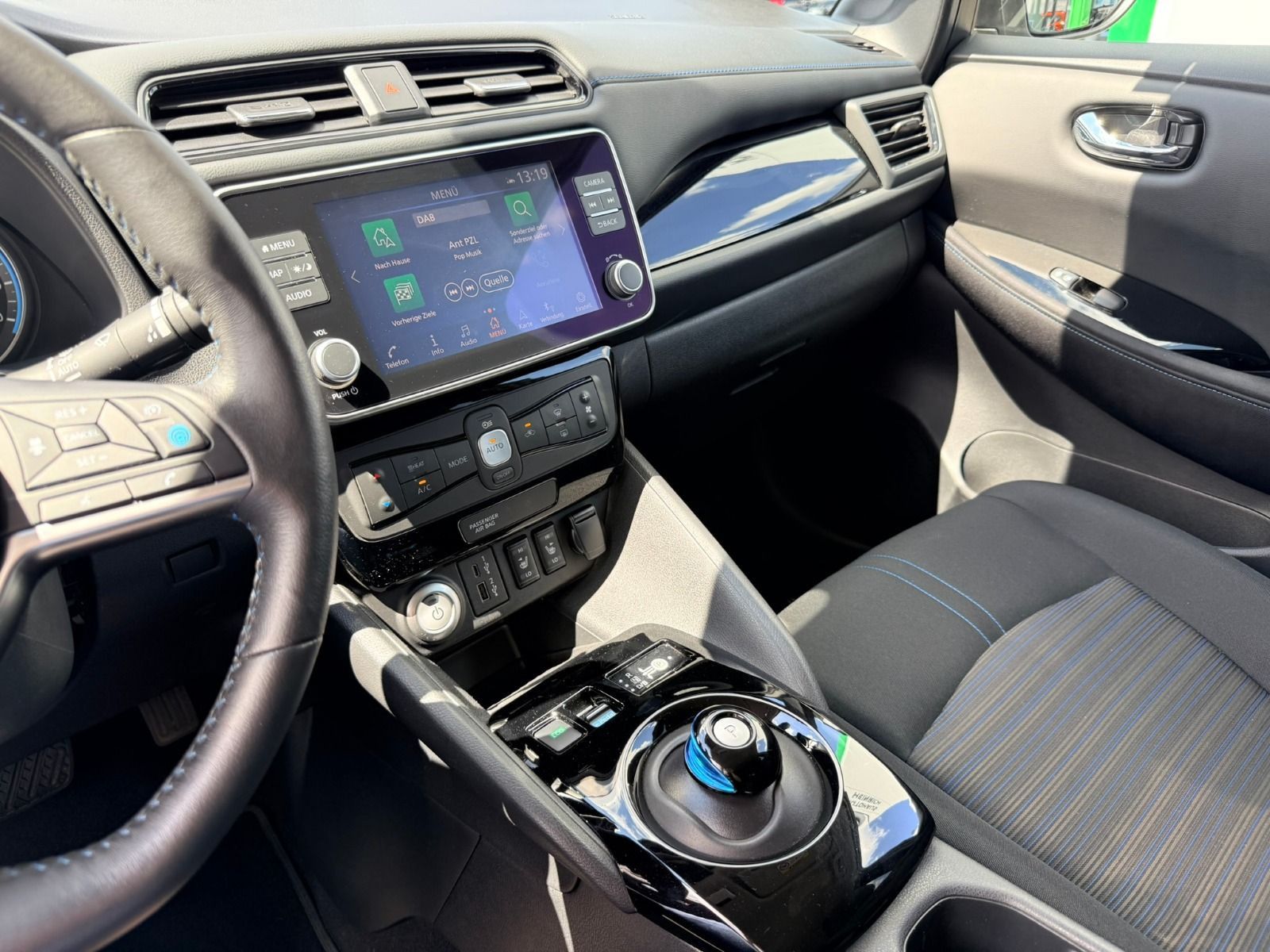 Fahrzeugabbildung Nissan Leaf Connecta 62kWh*LED*360°Cam*Wärmepumpe