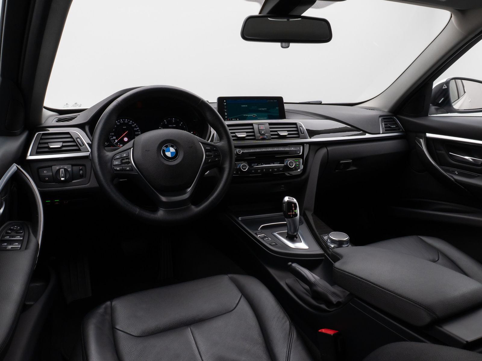 Fahrzeugabbildung BMW 320d Luxury Line Kamera HUD HiFi Stop&Go Komfort