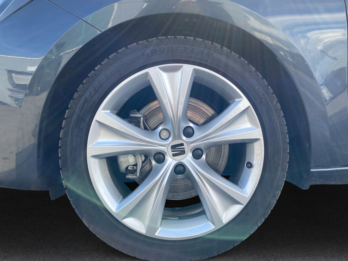 Fahrzeugabbildung SEAT Leon Sportstourer FR 2.0 TDI EU6d Navi Digitales