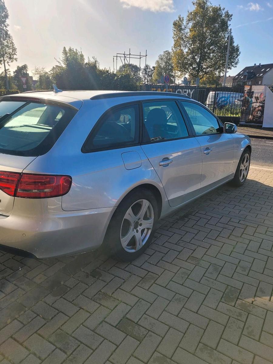 Audi A4 2010 — photo 6