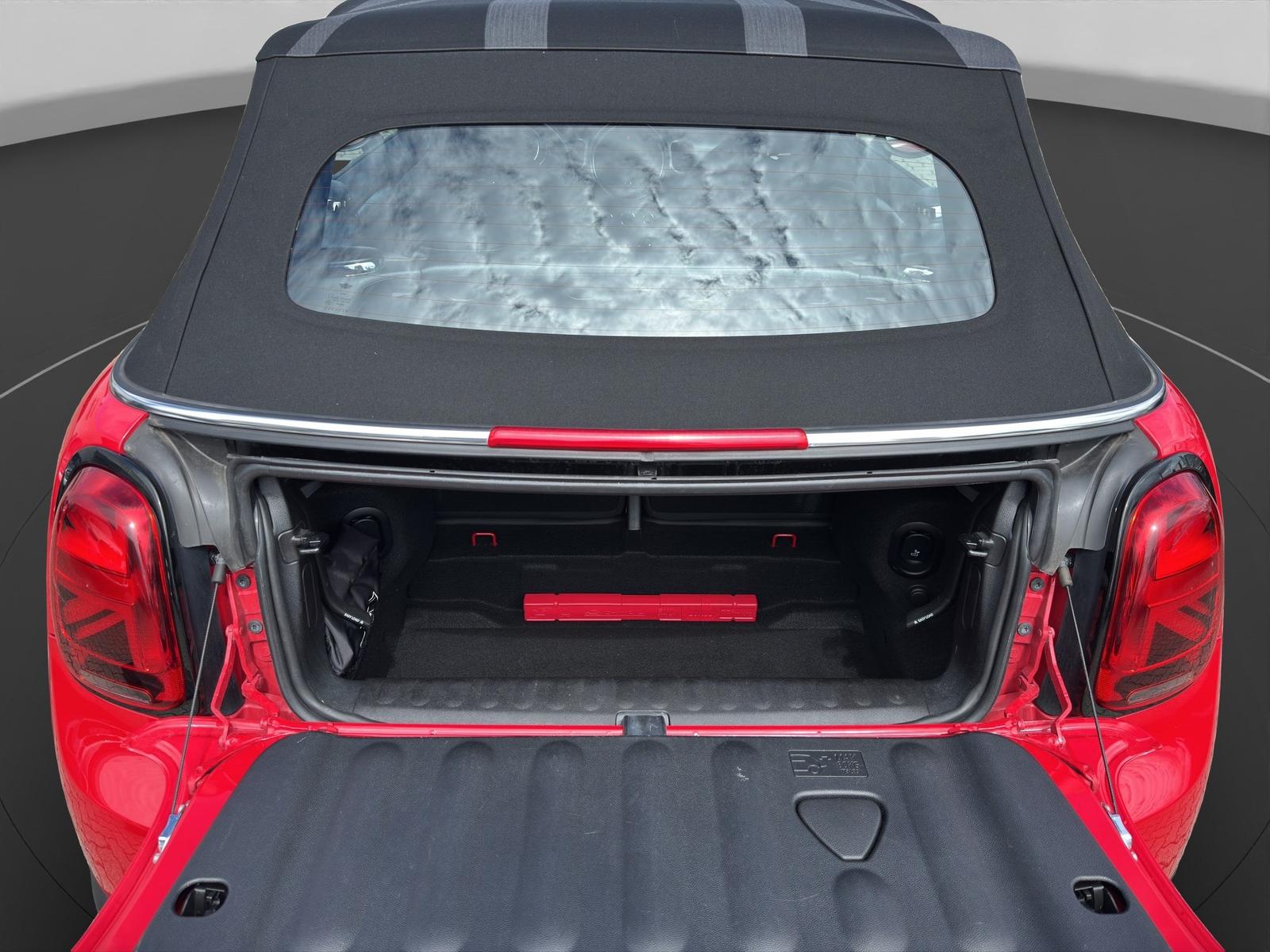 MINI Cooper S Cabrio JCW Trim adaptiverLED Lenkradhei