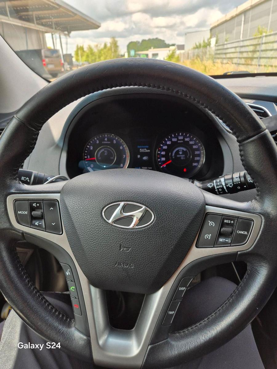 Hyundai i40 2013 — photo 14