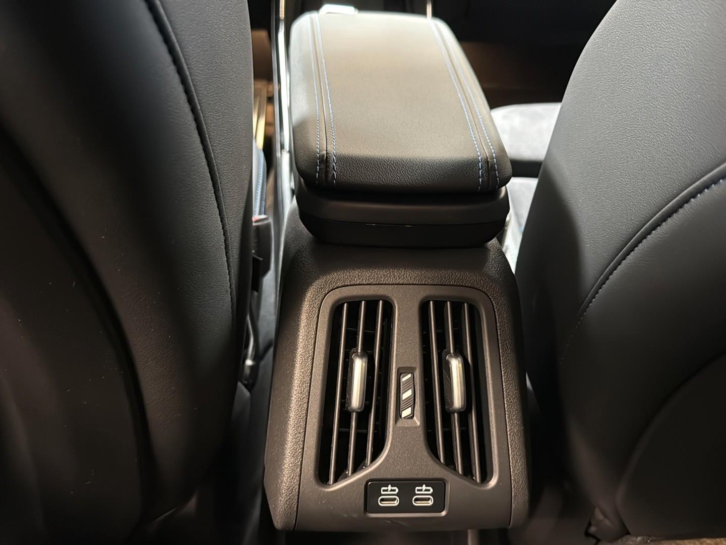BMW IX2 20EDRIVE M SPORT 204CH