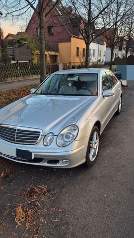 Mercedes-Benz E240 W211