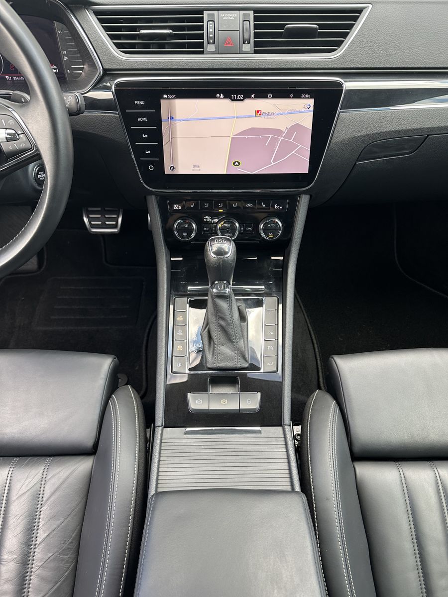 Fahrzeugabbildung SKODA Superb Combi 1.4 TSI iV DSG L&K NAV+LED+AHK+360°