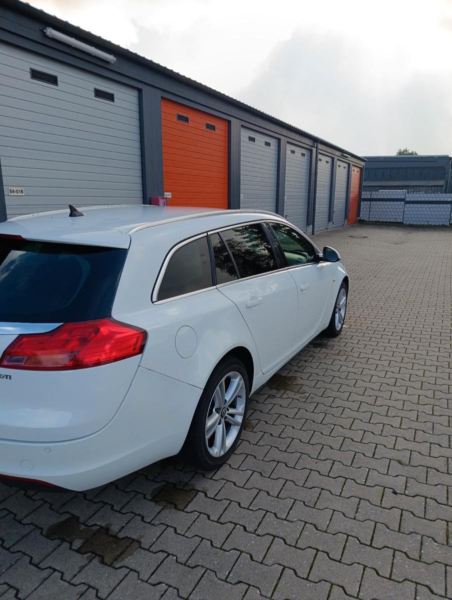 Opel Insignia 2011 — engine 1.956 cm³, 160 HP (118kW)