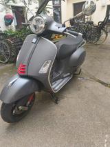 Vespa GTS 300 Super Scheckheftgepflegt HU bis 04/27 - Vespa Motorräder in Berlin