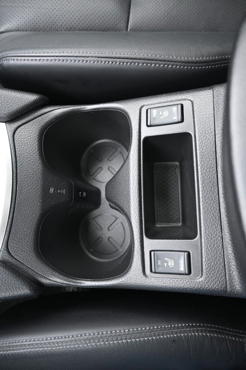 Fahrzeugabbildung Nissan X-Trail  1.6 DIG-T Schalter Tekna 4x2*360°*Pano