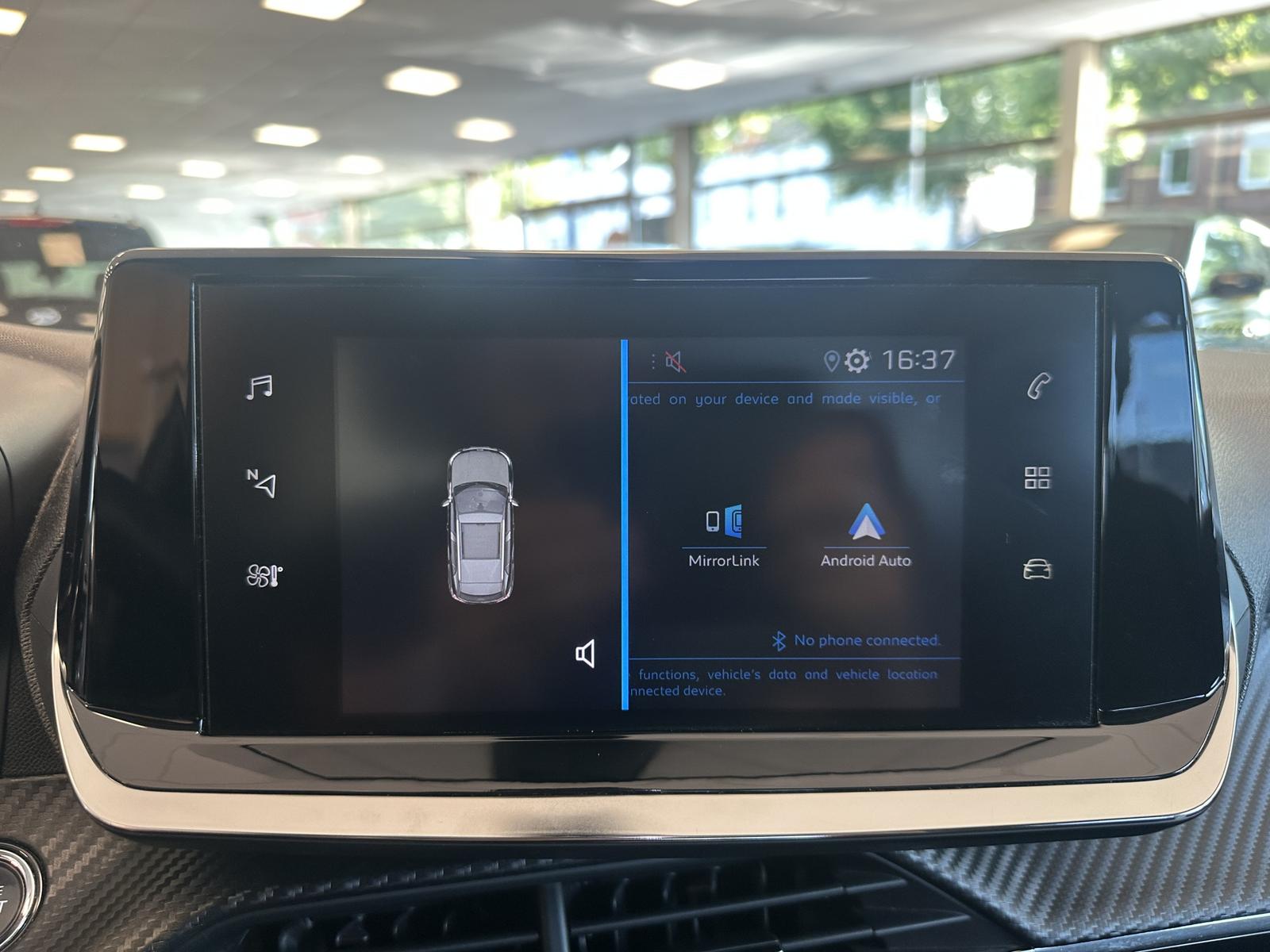 Peugeot 2008 Allure*LED*Tempo*1.Hand*Leder*CarPlay*PDC