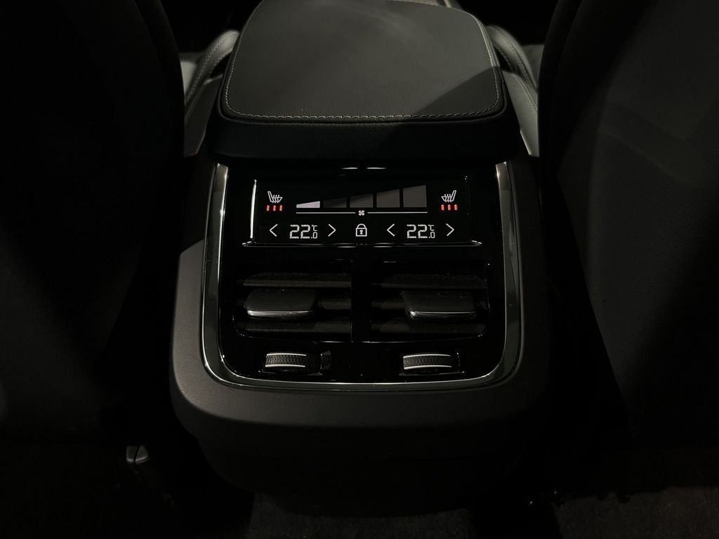 Volvo XC90 T8 Ultimate Dark Recharge AWD B&W 360° Pano