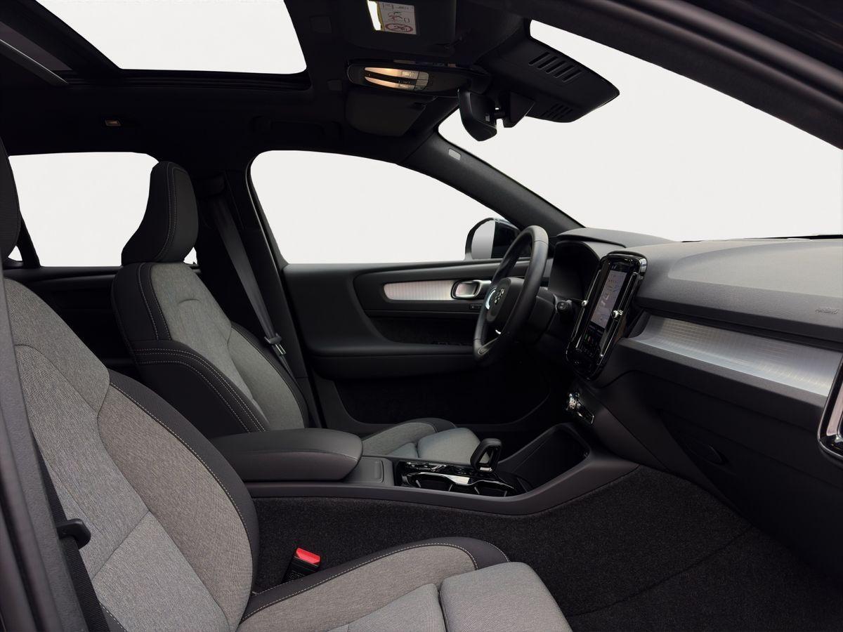 Volvo XC40 B3 Black Edition Plus 360° PANO AHK H/K 20"