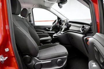 Mercedes V 220 - 10