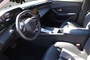 Peugeot 408 - 8