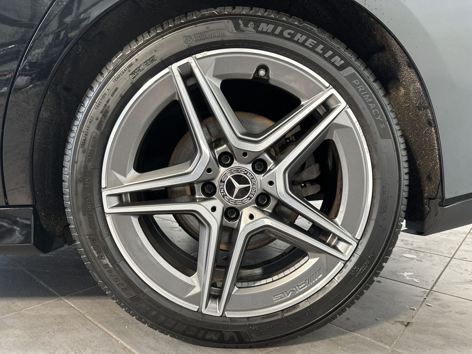 Fahrzeugabbildung Mercedes-Benz CLA 200d Shooting Brake AMG-Line NAV+LED+KAM+ACC