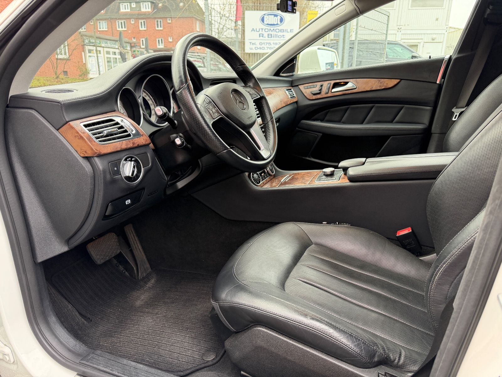 Fahrzeugabbildung Mercedes-Benz CLS 350 H&Rsound*MEMO*LEDER*SDACH*KAMERA