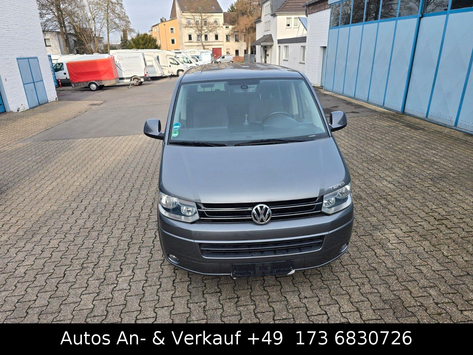 Volkswagen T5 Transporter Bus Multivan Team