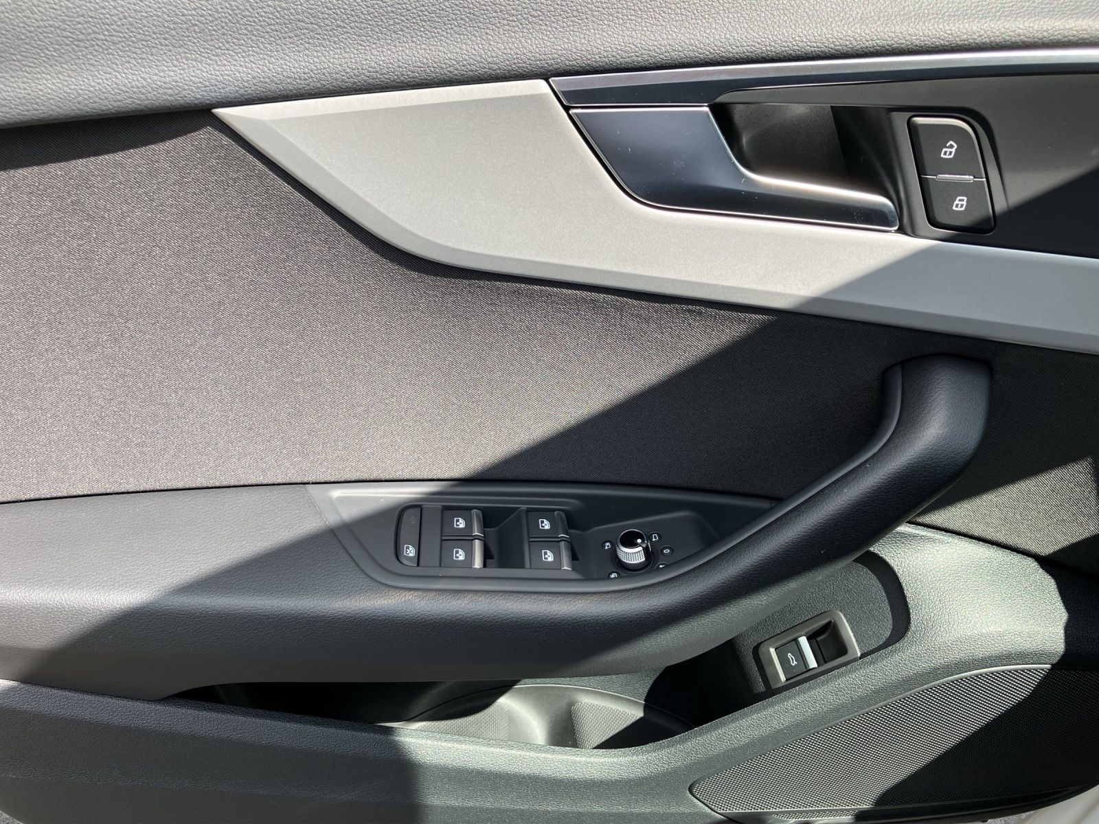 Fahrzeugabbildung Audi A4 Allroad 40 TDI quattro AHK Navi AVC ACC PDC S