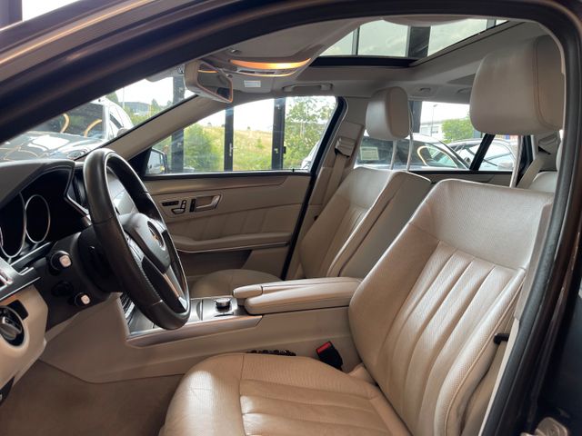 Mercedes-Benz E 350 BlueTec 4Matic Aut*ACC*AHK*NAVI*LEDER*PANO