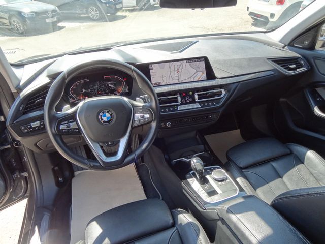 Fahrzeugabbildung BMW 118d Sport Line/2.Hd/Virtual/Leder/HUD/Navi/Kam/