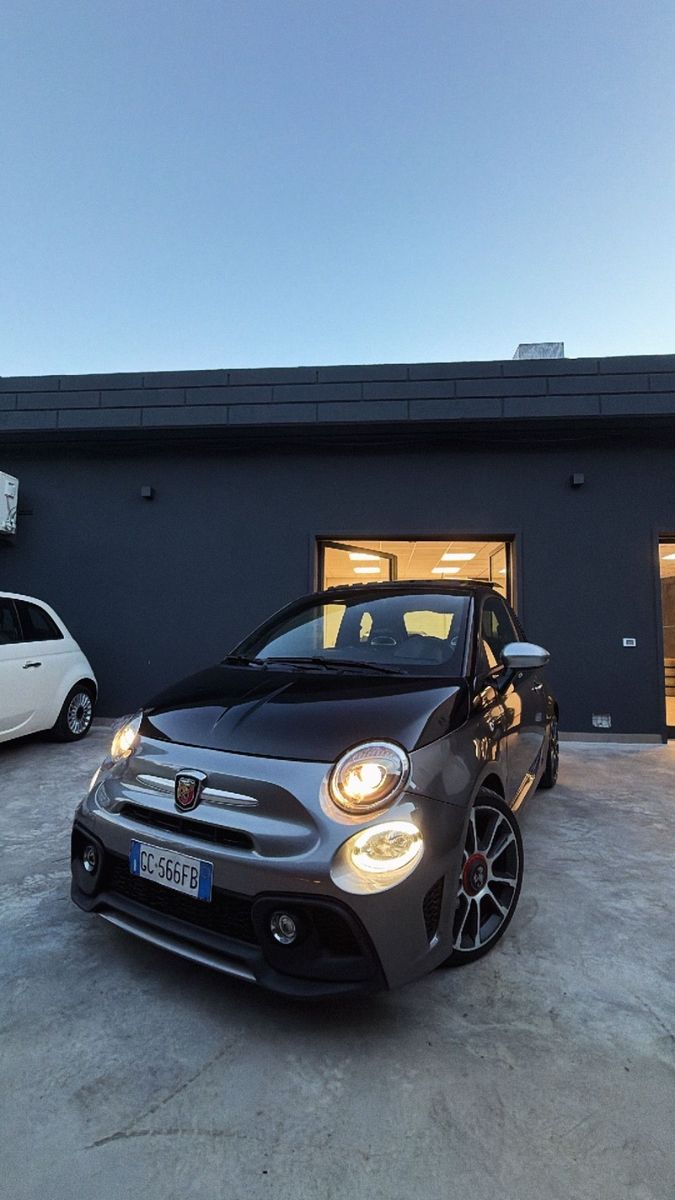 Abarth 595 C 1.4 Turbo T-Jet 165 CV Turismo imagem 2