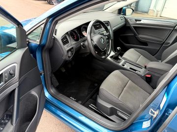 Volkswagen Golf - 9