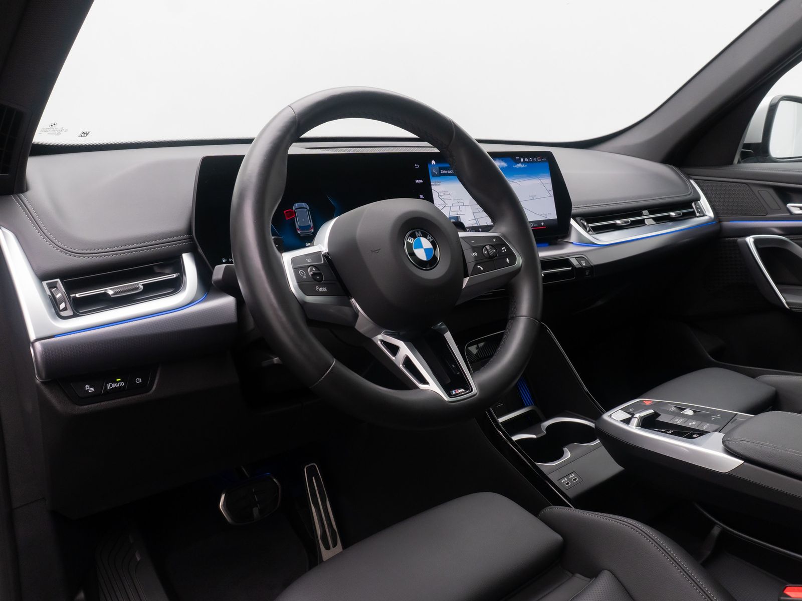 Fahrzeugabbildung BMW X1 sD18d M Sport Panorama Kamera DAB Komfort