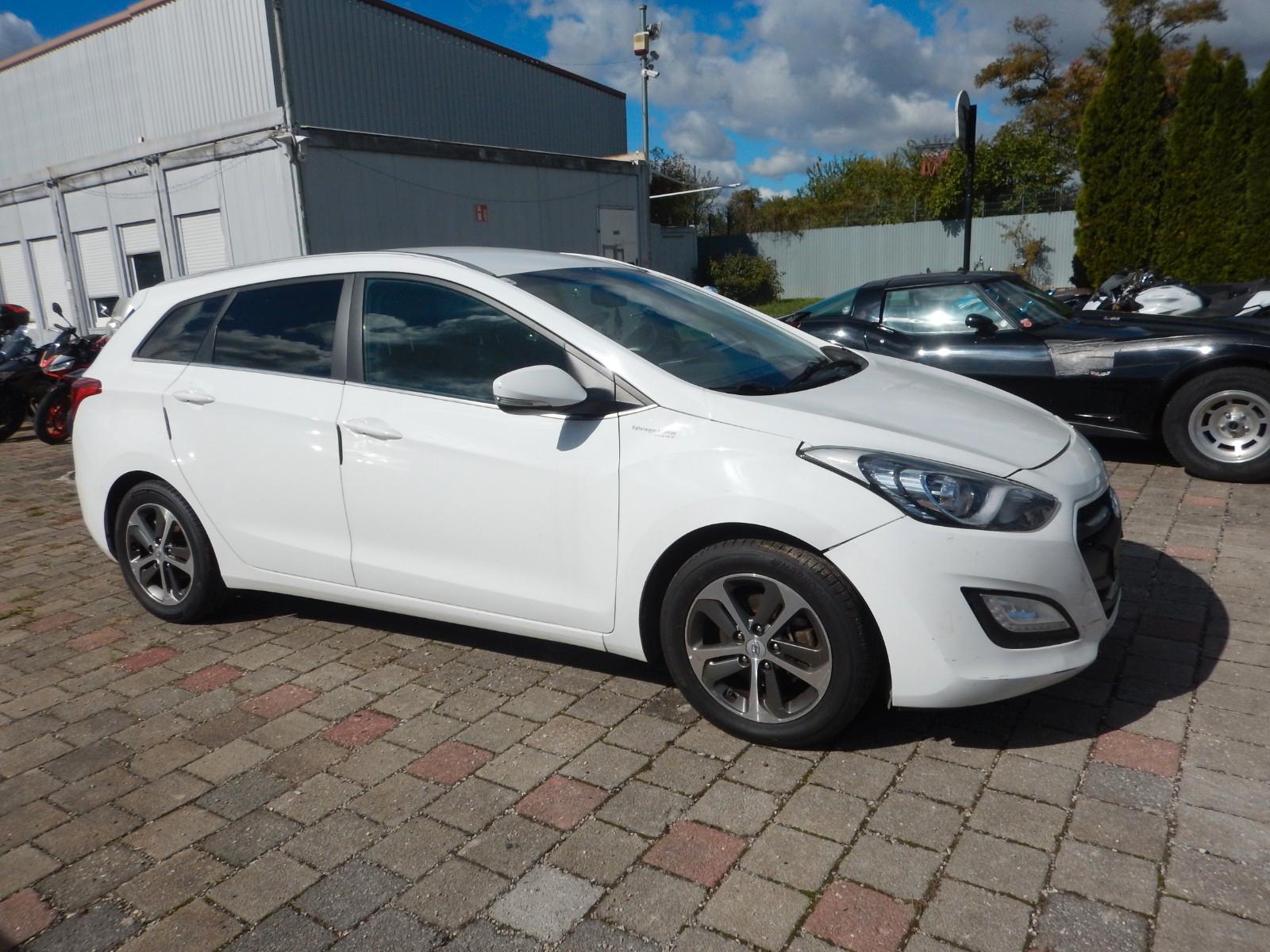 Hyundai i30 2015 — engine 1.396 cm³, 90 HP (66kW)