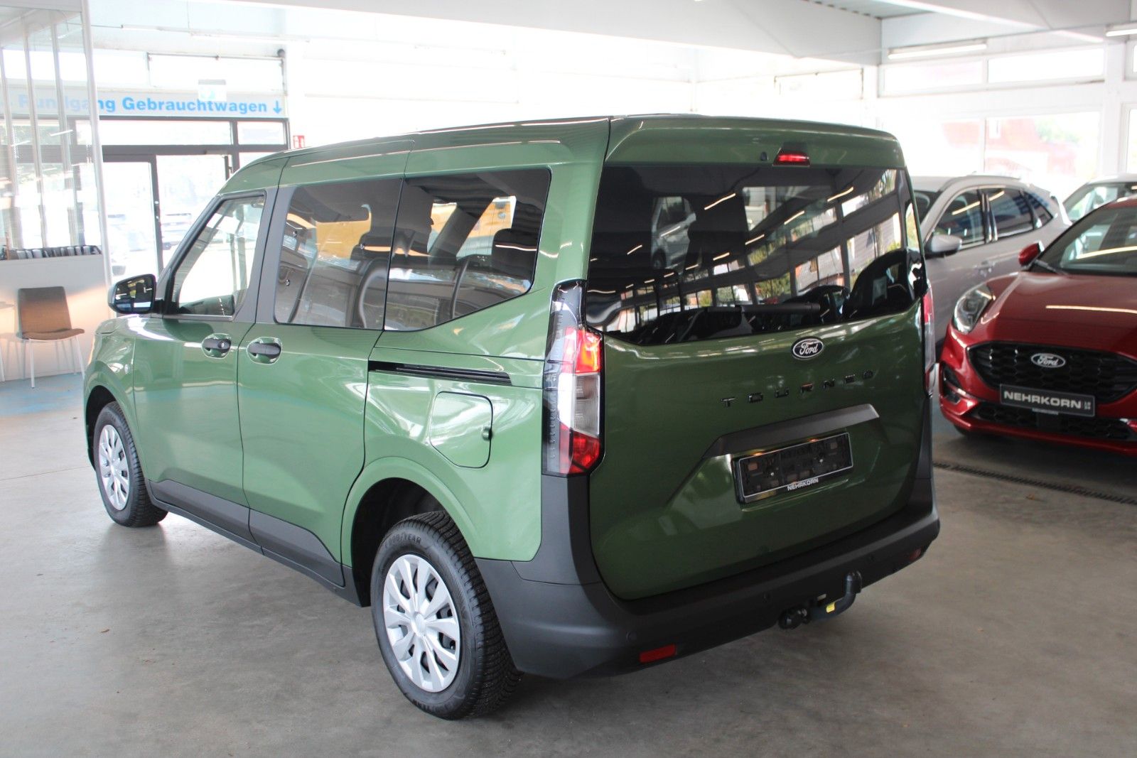 Fahrzeugabbildung Ford Tourneo Courier Aut. TREND AHK WinterPaket GJR