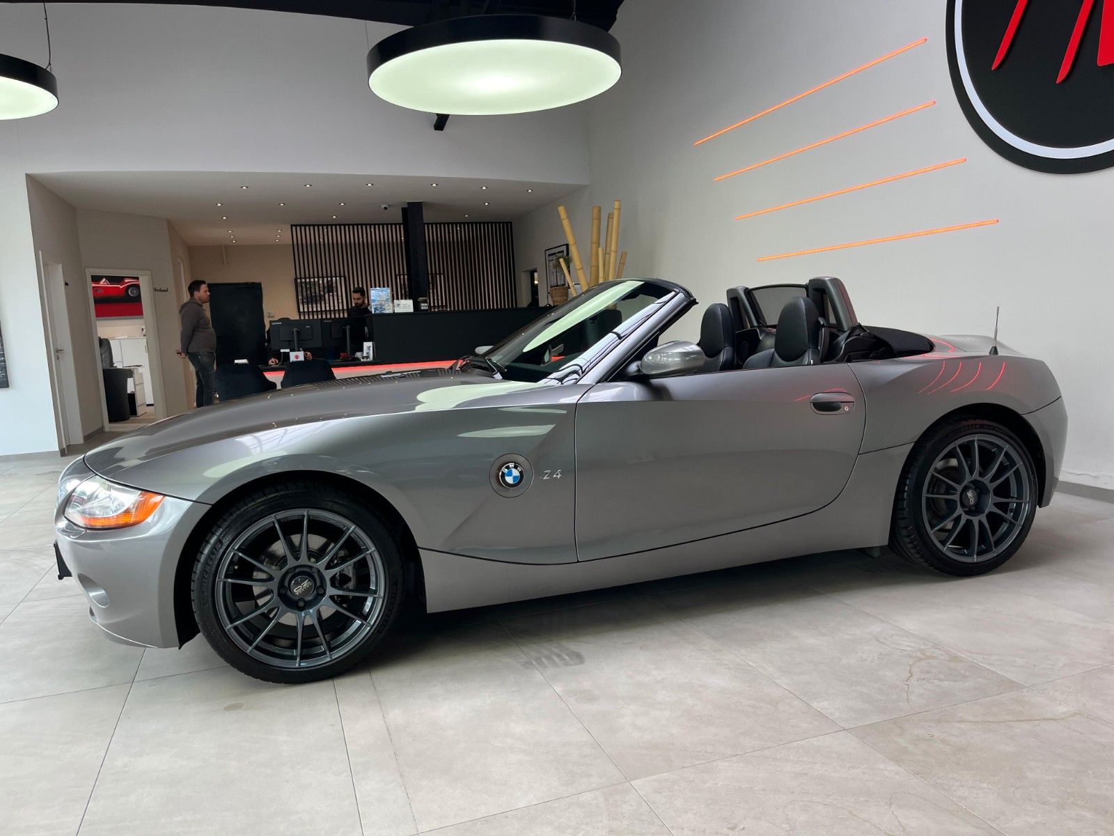 Fahrzeugabbildung BMW Z4 Roadster 3.0i*Hardtop*Leder*PDC*Xenon*Sound*