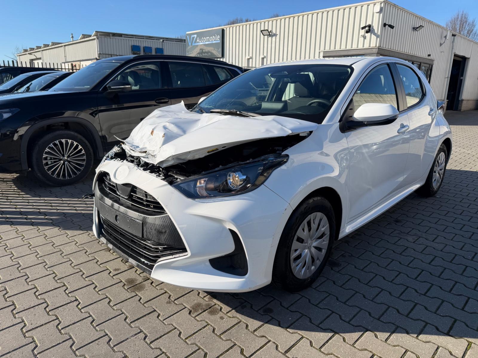 Toyota Yaris Hybrid Basis