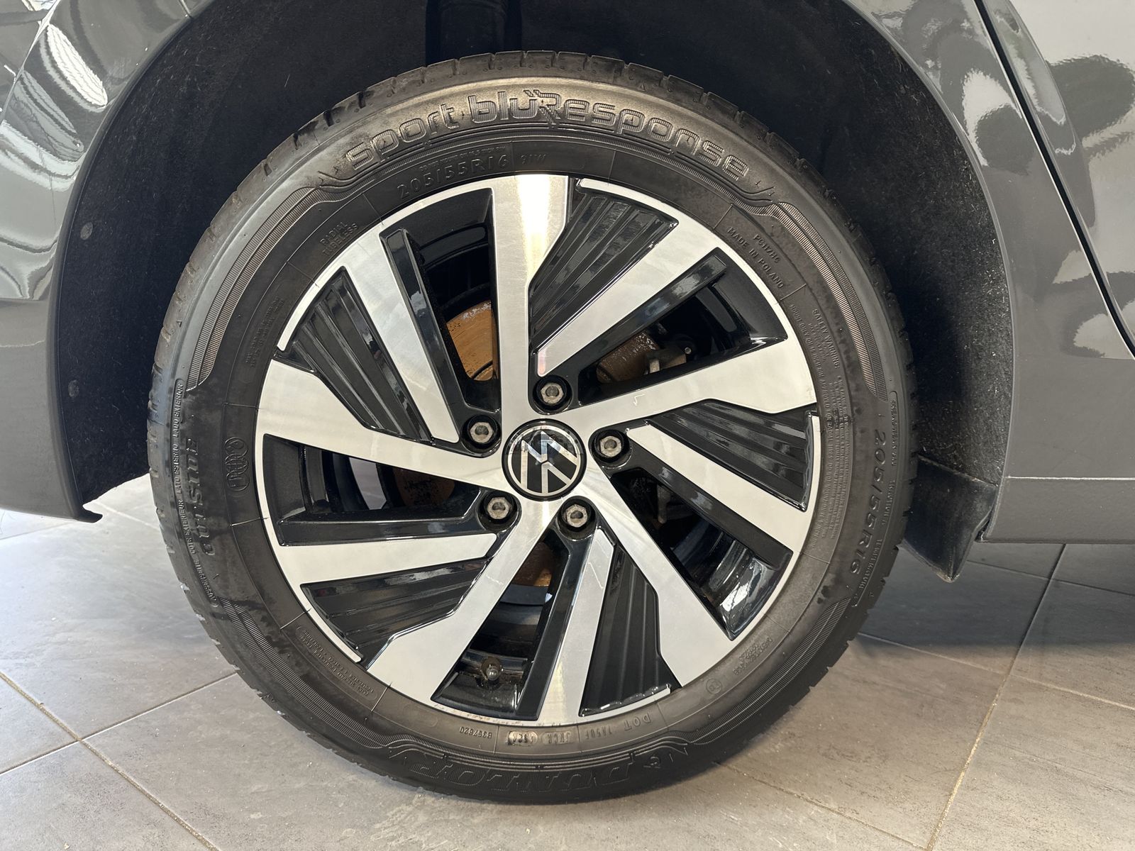Fahrzeugabbildung Volkswagen Golf 1.4 TSI DSG Style eHybrid NAV+LED+AHK+KAMER