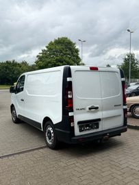 Renault Trafic - 12
