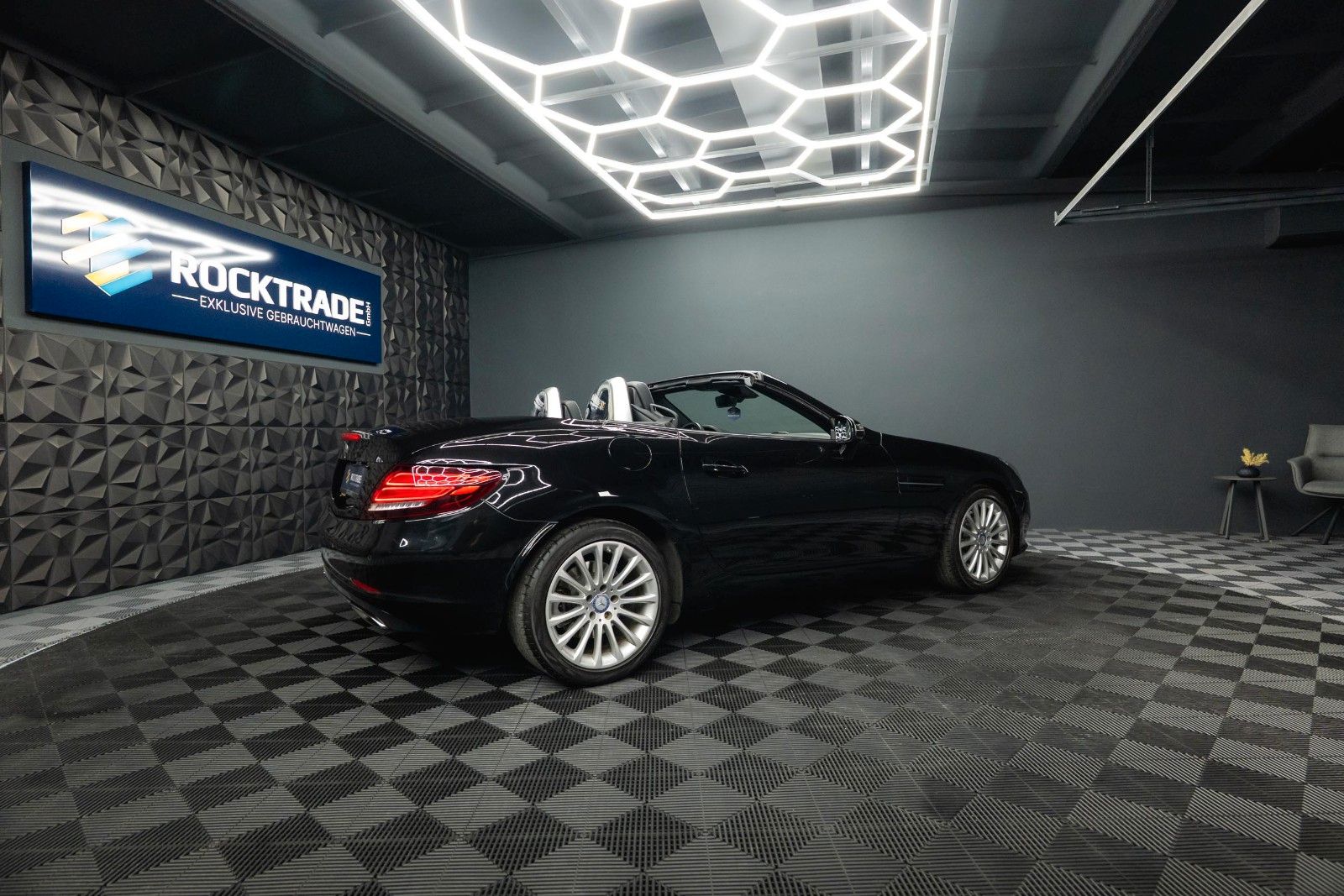 Fahrzeugabbildung Mercedes-Benz SLC 200 Roadster Sport *Sportabgas*Pano*Navi*