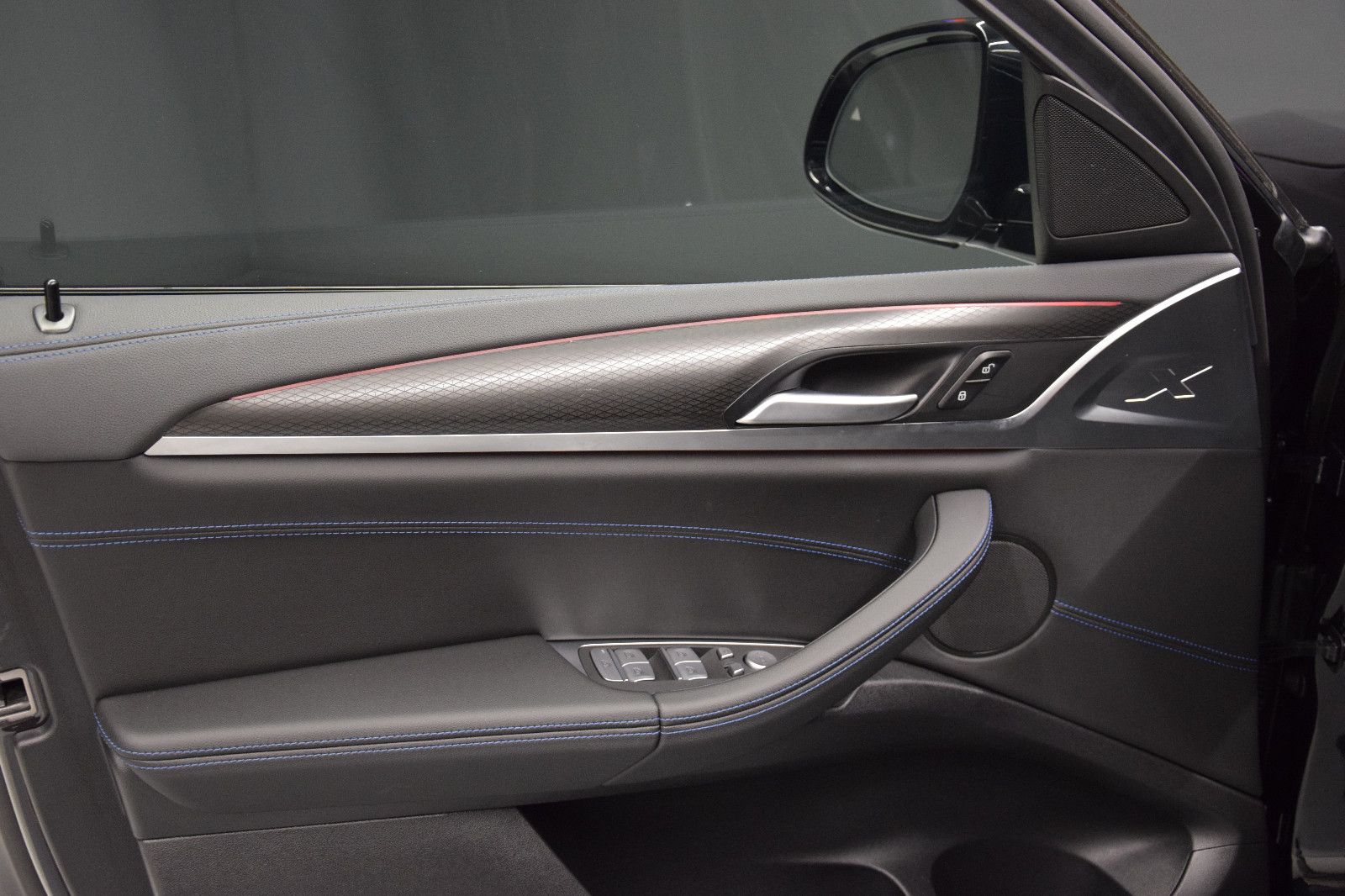 Fahrzeugabbildung BMW X4 xDrive 30 d M Sport Pano HuD Laser ACC AHK