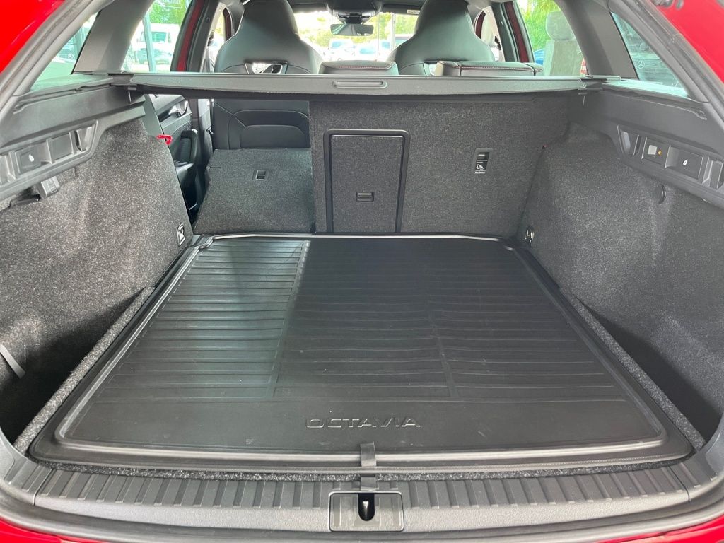 Fahrzeugabbildung SKODA Octavia Combi 2.0 TDI DPF RS Plus 4x4 (EURO 6d)